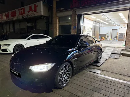 춘천랩핑 - BMW M4 컨퍼터블 F83 PET 고광택 블랙 전체랩핑 - 킹드레스 / 춘천시 후평동