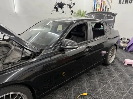 춘천고광택전체랩핑 - BMW 3시리즈 F30 레드포지드카본 전체랩핑 - 킹드레스 / 춘천시 후평동