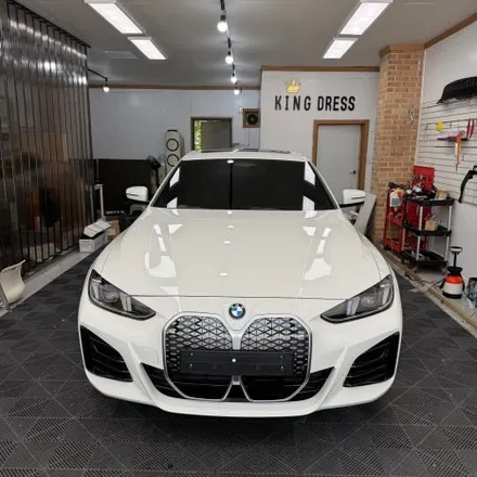 춘천크롬죽이기 - BMW 4시리즈 i4 G22 그릴 테두리 크롬죽이기 랩핑 -킹드레스 / 춘천시 후평동