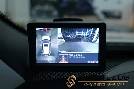 지프 레니게이드 / 차량 사각지대를 완벽하게 해결해주는 360도 어라운드뷰 \