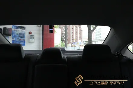 전면에 비비필름에서 새롭게 선보인 기능성 필름 X7 25%과 측후면에 X7 5% UV400 필름 시공 / 닛산 알티마에 시공하였습니다. [스미스클럽 광주지사]