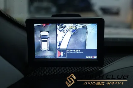 지프 레니게이드 / 차량 사각지대를 완벽하게 해결해주는 360도 어라운드뷰 \