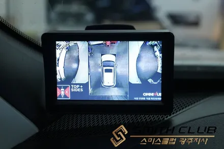 지프 레니게이드 / 차량 사각지대를 완벽하게 해결해주는 360도 어라운드뷰 \