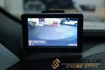 지프 레니게이드 / 차량 사각지대를 완벽하게 해결해주는 360도 어라운드뷰 \