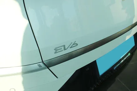 EV6 에스클로징 고스트도어! 덜닫힌 도어를 스스로 닫아줘요!