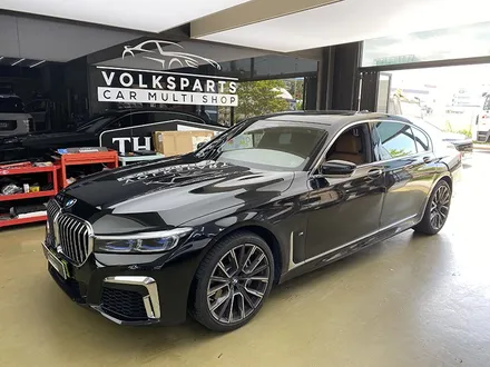 BMW 7시리즈, 아이코닉 글로우 그릴로 전면 존재감 업그레이드! / 인천 서구