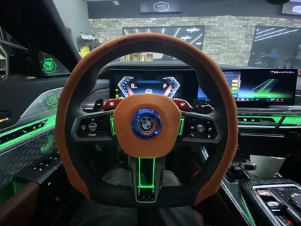 BMW G70 실내 튜닝, 회오리트위터와 핸들 앰비언트 변화 / 인천 서구