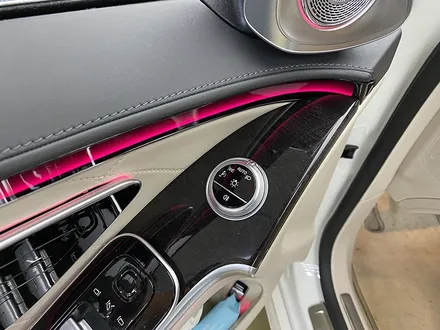 벤츠 W223 마이바흐 2열 피아노트림 + 전동부메스터 시공기 / 인천 서구