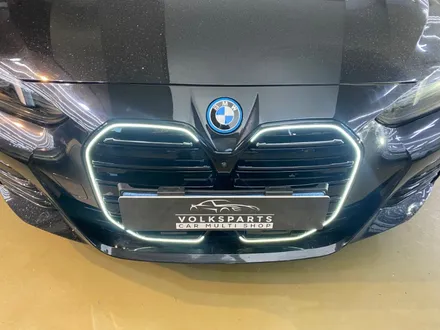 BMW i4 아이코닉 글로우 그릴 장착, 순정 감성 살린 라이트 그릴 튜닝 작업 / 인천 서구
