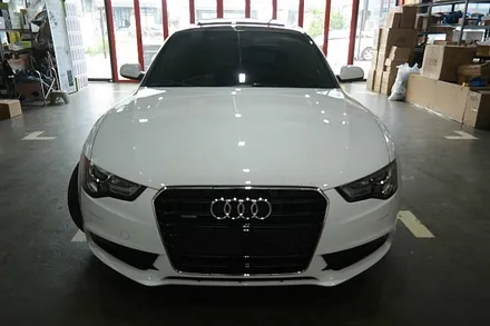아우디 A5차량에 \