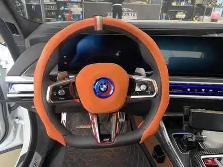 BMW G70 실내 튜닝, 회오리트위터와 핸들 앰비언트 변화 / 인천 서구