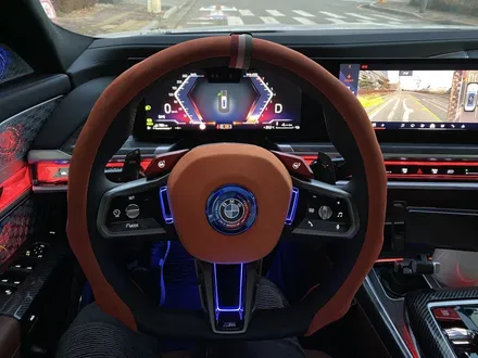 BMW G70 실내 튜닝, 회오리트위터와 핸들 앰비언트 변화 / 인천 서구