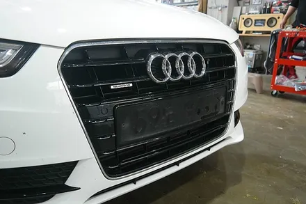 아우디 A5차량에 \