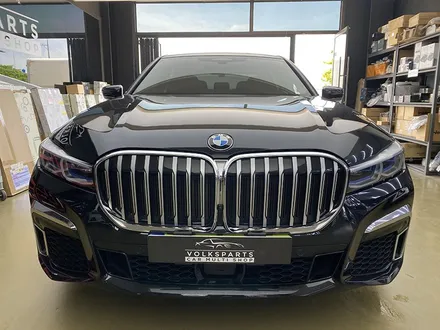BMW 7시리즈, 아이코닉 글로우 그릴로 전면 존재감 업그레이드! / 인천 서구