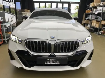 BMW G60 아이코닉글로우 블랙그릴교체 / 인천 서구