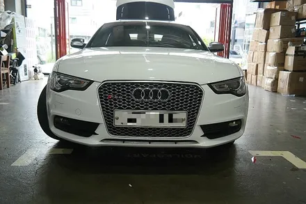 아우디 A5차량에 \