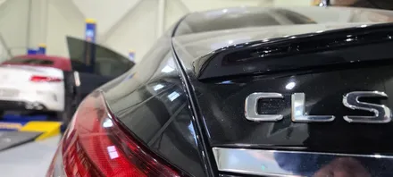 벤츠 CLS W218 차량에 전동트렁크 장착했습니다 / 인천 서구