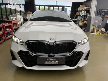 BMW G60 아이코닉글로우 블랙그릴교체 / 인천 서구