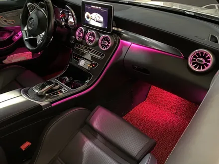 벤츠 C63 AMG 쿠페 - 송풍구 엠비언트와 업그레이드된 밝아진 순정 엠비언트 라이트 / 인천 서구