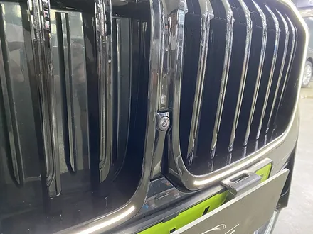 BMW 7시리즈, 아이코닉 글로우 그릴로 전면 존재감 업그레이드! / 인천 서구