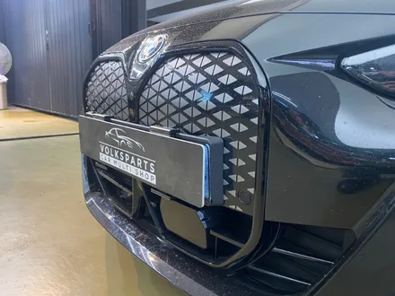 BMW i4 아이코닉 글로우 그릴 장착, 순정 감성 살린 라이트 그릴 튜닝 작업 / 인천 서구