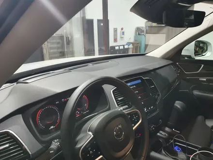 볼보 xc90 밸런스 있는 음량을 선사해줄 센터스피커 장착입니다. / 인천 서구