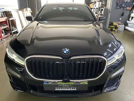 BMW 7시리즈, 아이코닉 글로우 그릴로 전면 존재감 업그레이드! / 인천 서구