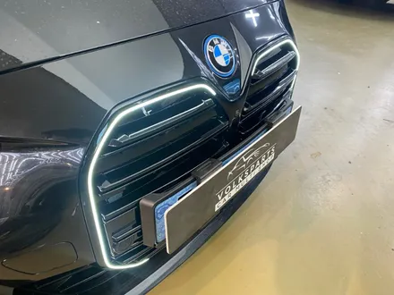 BMW i4 아이코닉 글로우 그릴 장착, 순정 감성 살린 라이트 그릴 튜닝 작업 / 인천 서구