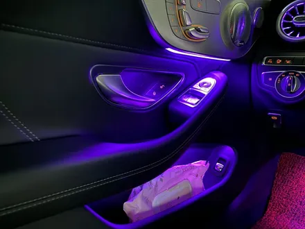 벤츠 C63 AMG 쿠페 - 송풍구 엠비언트와 업그레이드된 밝아진 순정 엠비언트 라이트 / 인천 서구