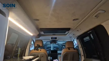 스타리아 캠퍼D 24인치 천정형모니터 장착 _ 인천소인카