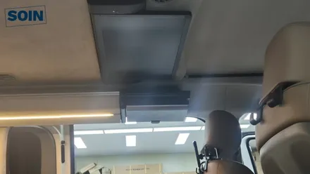 스타리아 캠퍼D 24인치 천정형모니터 장착 _ 인천소인카