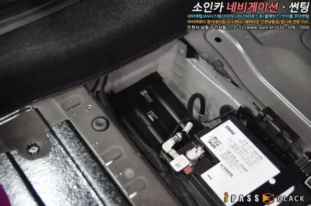 BMW 530i 수입차에 필수품 블랙박스 보조베터리 장착