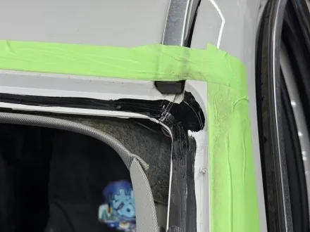 BMW X1 앞유리교체 자차 처리 비용 , 썬팅까지 같이 받아보는 유리교환 전문점