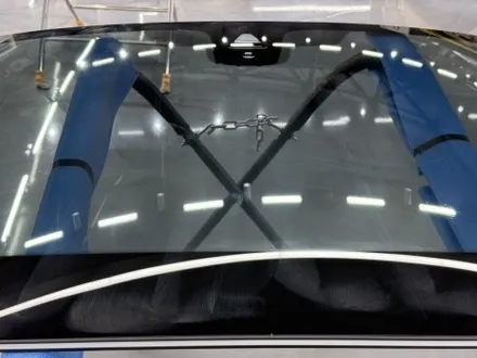 BMW X1 앞유리교체 자차 처리 비용 , 썬팅까지 같이 받아보는 유리교환 전문점