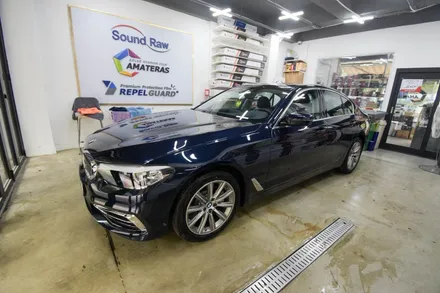 2019 BMW 520i 럭셔리 라인. 아마테라스 틴팅