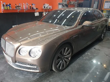 벤틀리 컨티넨탈GT세단 TGGT스페셜세차 [인천 남동구 논현동 광택 유리막코팅 보험수리 세차] / 김포시 마산동