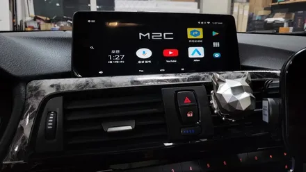 BMW M4, 경주 안드로이드 네비게이션으로 업!업!업그레이드 / 경주시 소금강로