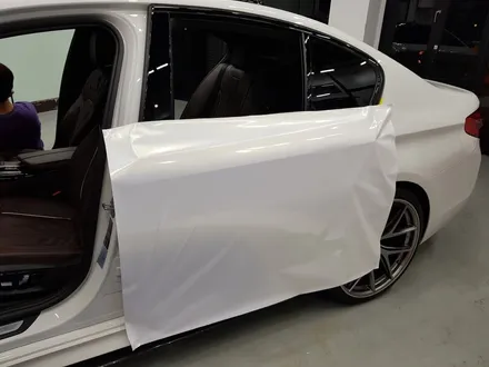 일산 BMW 랩핑전문점[코션코리아 일산점]BMW G30 530I KPMF-화이트 스타라이트 골드 전체랩핑 / 고양시 덕양구 신원동