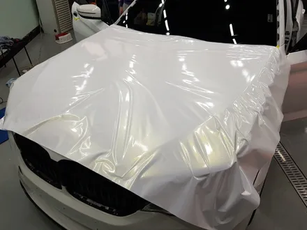 일산 BMW 랩핑전문점[코션코리아 일산점]BMW G30 530I KPMF-화이트 스타라이트 골드 전체랩핑 / 고양시 덕양구 신원동