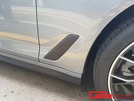 일산 고양 파주 BMW 랩핑전문점[코션코리아 일산점]BMW G30 520D M퍼포먼스 사이드데칼 + 카드니그릴/카본사이드미러 교체 / 고양시 덕양구 신원동