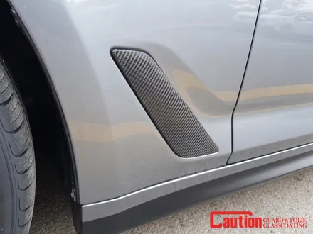 일산 고양 파주 BMW 랩핑전문점[코션코리아 일산점]BMW G30 520D M퍼포먼스 사이드데칼 + 카드니그릴/카본사이드미러 교체 / 고양시 덕양구 신원동