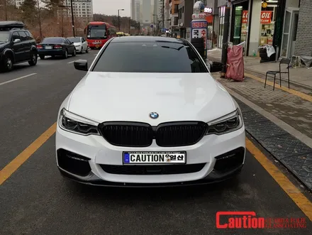 일산 BMW 랩핑전문점[코션코리아 일산점]BMW G30 530I KPMF-화이트 스타라이트 골드 전체랩핑 / 고양시 덕양구 신원동