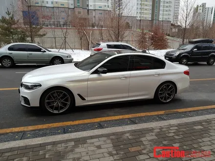 일산 BMW 랩핑전문점[코션코리아 일산점]BMW G30 530I KPMF-화이트 스타라이트 골드 전체랩핑 / 고양시 덕양구 신원동
