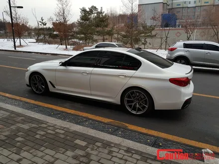 일산 BMW 랩핑전문점[코션코리아 일산점]BMW G30 530I KPMF-화이트 스타라이트 골드 전체랩핑 / 고양시 덕양구 신원동