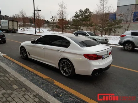 일산 BMW 랩핑전문점[코션코리아 일산점]BMW G30 530I KPMF-화이트 스타라이트 골드 전체랩핑 / 고양시 덕양구 신원동