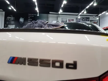일산 은평 파주 BMW 루프스킨전문점[코션일산점]BMW G30 M550D 탑폴리에 유광그레이 루프스킨 + M퍼포먼스 사이드데칼 / 고양시 덕양구 신원동