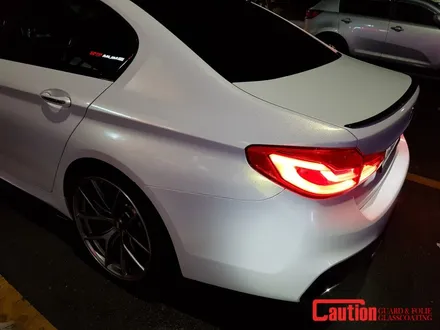 일산 BMW 랩핑전문점[코션코리아 일산점]BMW G30 530I KPMF-화이트 스타라이트 골드 전체랩핑 / 고양시 덕양구 신원동