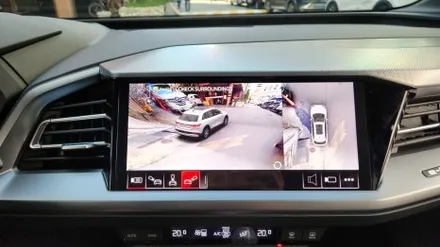 아우디 Q4 E-TRON 후진 및 주차를 편리하게 해주는 3D 어라운드 뷰 장착 / 인천, 부평, 부천