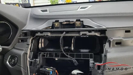 BMW X1 편리한 길안내를 해주는 아틀란 네비 장착 / 인천, 부평, 부천