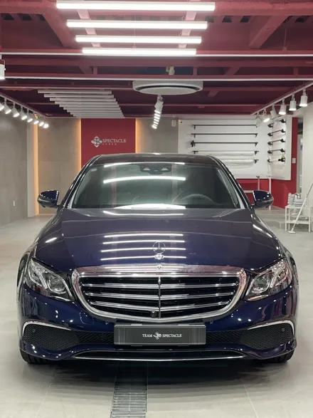 벤츠 E300 익스클루시브 에이버리 화이트 펄 전체 랩핑 / 부산 사하구 하단동